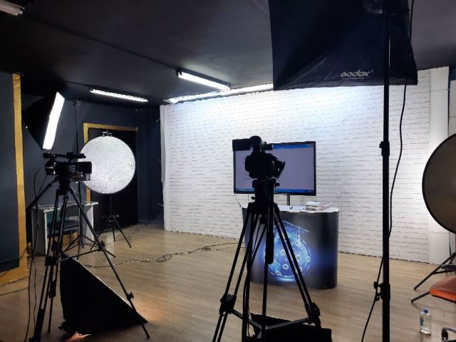 اجاره استودیو تولید محتوا 09123227206 آروین استودیو