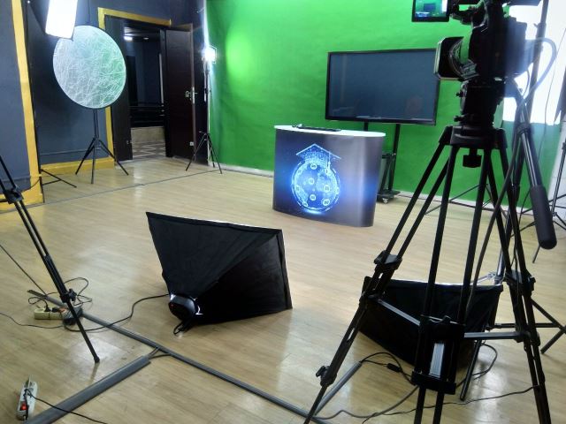 اجاره استودیو تولید محتوا 09123227206 آروین استودیو