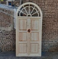 درب چوبی و سنتی قدیمی