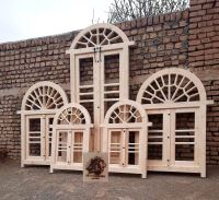 درب چوبی و سنتی قدیمی