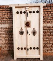 درب چوبی و سنتی قدیمی