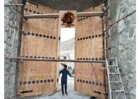 درب چوبی و سنتی قدیمی