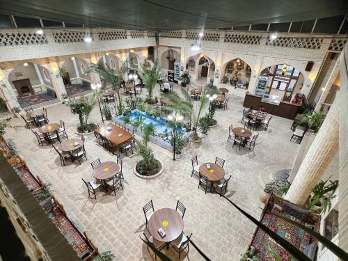 رستوران سنتی در نایین