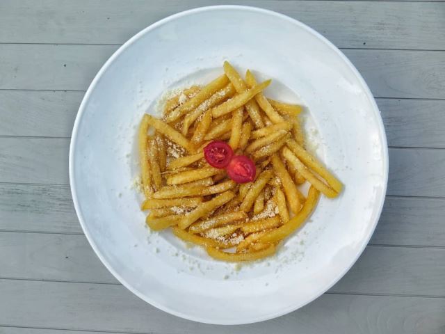 کافه امپراطور گوهردشت