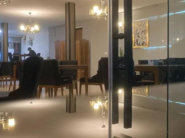 کافه امپراطور گوهردشت