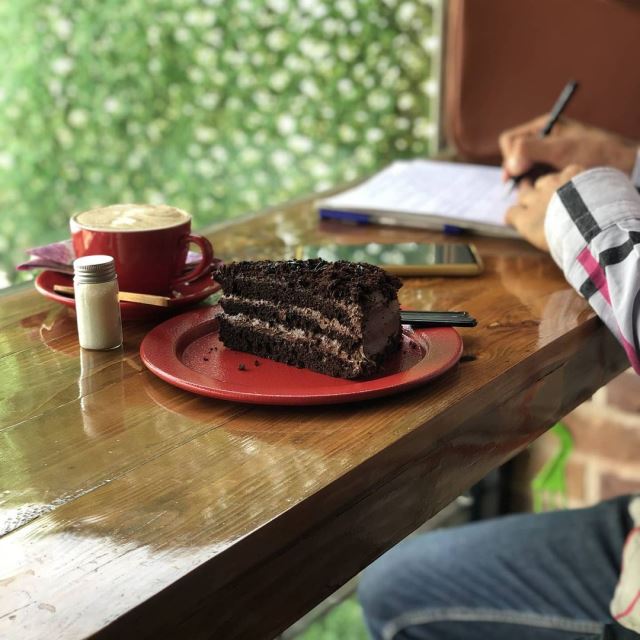 کافه امپراطور گوهردشت