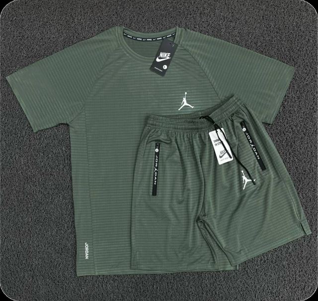 خرید پوشاک ورزشی با کیفیت