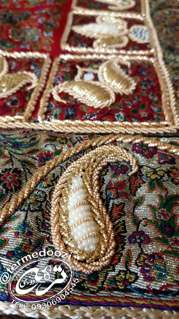 سرمه دوزی روی ترمه 