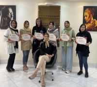 بهترین مربی کاشت ناخن در اصفهان