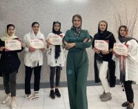 بهترین مربی کاشت ناخن در اصفهان