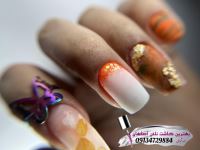 بهترین مربی کاشت ناخن