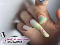 بهترین مربی کاشت ناخن در اصفهان