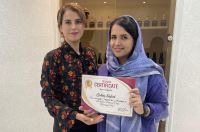 مربی کاشت ناخن