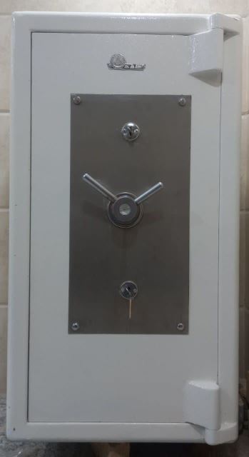 گاوصندوق استوک علی کمالی اردکانی