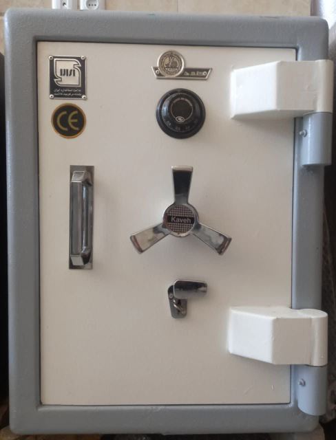 گاوصندوق استوک علی کمالی اردکانی