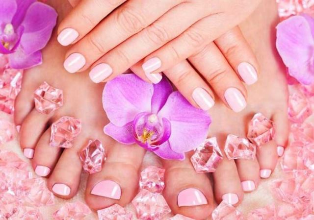 پدیکور و کفسابی در اصفهان 