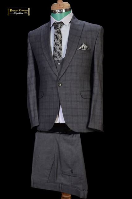 کت و شلوار مردانه در اصفهان