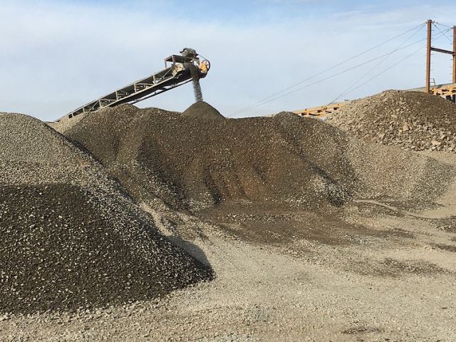 فروش و حمل شن و ماسه مخلوط در بندر عباس 