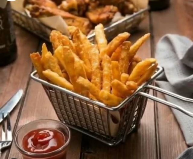 فروش عمده سیب خلال نیمه سرخ شده منجمد فینگر و فرنج فرایز۰۹۱۱۵۲۲۸۶۰۴