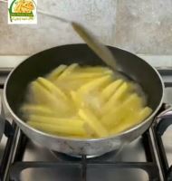 فروش عمده سیب خلال نیمه سرخ شده منجمد فینگر و فرنج فرایز۰۹۱۱۵۲۲۸۶۰۴